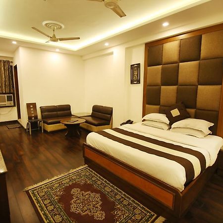 Hotel Parkway Deluxe New Delhi Bagian luar foto