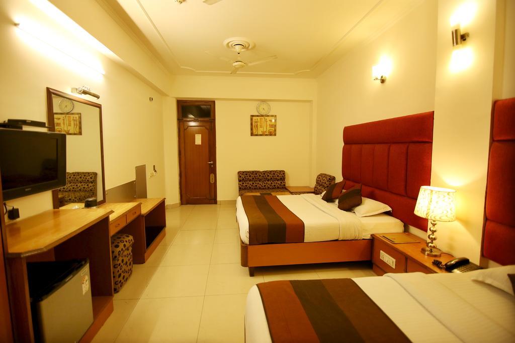 Hotel Parkway Deluxe New Delhi Bagian luar foto