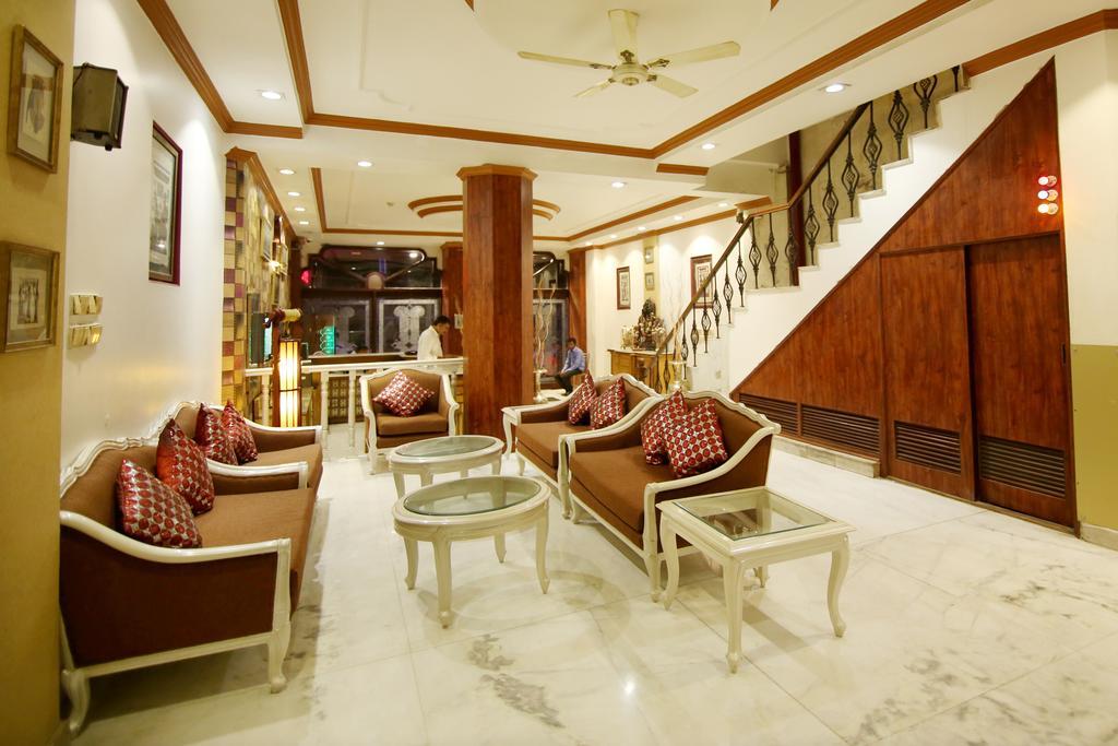 Hotel Parkway Deluxe New Delhi Bagian luar foto