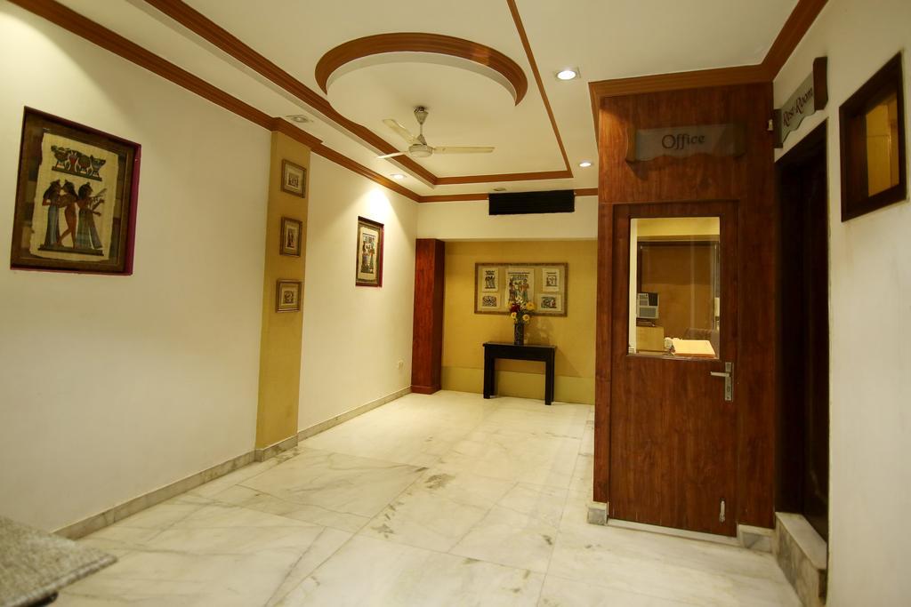 Hotel Parkway Deluxe New Delhi Bagian luar foto