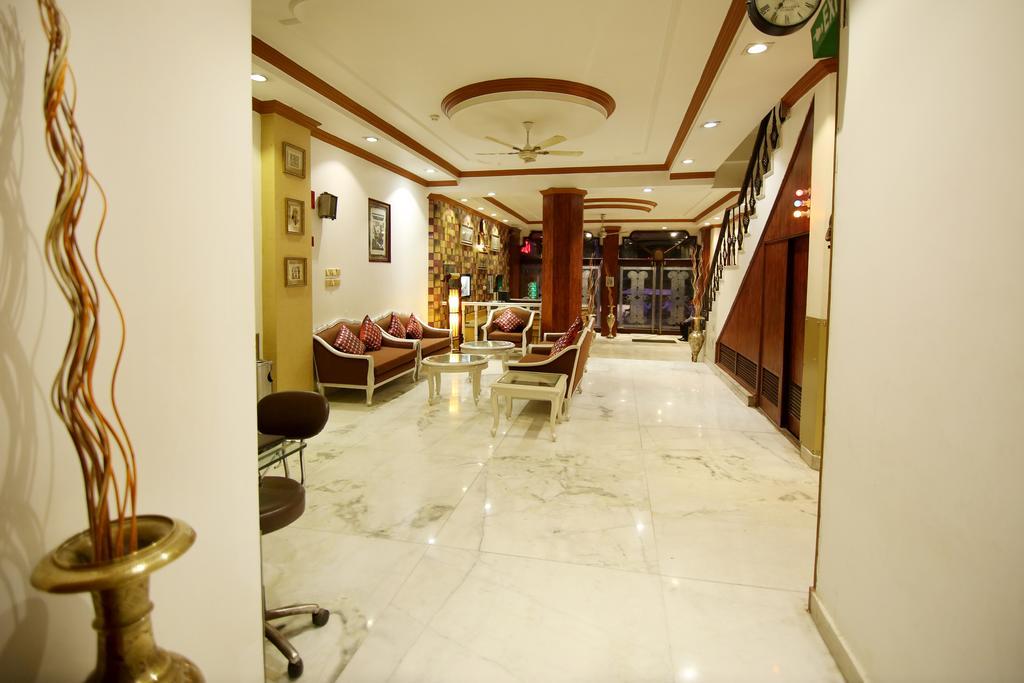 Hotel Parkway Deluxe New Delhi Bagian luar foto