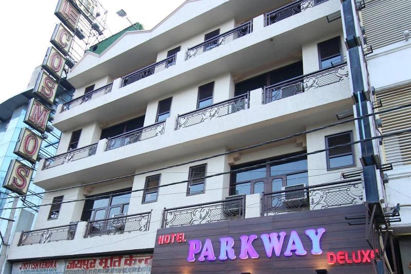 Hotel Parkway Deluxe New Delhi Bagian luar foto